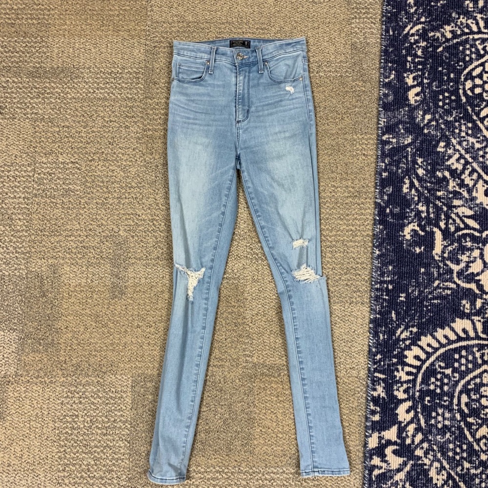 Abercrombie and Fitch light wash skinny jeans